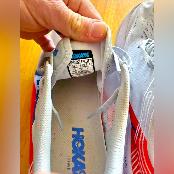 HOKA Carbon X Men’s Running Shoes in 11.5 - Picture 1 of 4